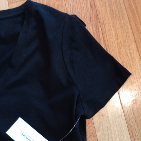 Tee Shirt by Banana Republic - Picture 5 of 9